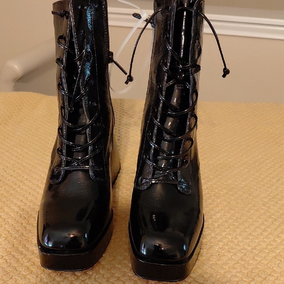 Circus by Sam Edelman Black Patent Lace-Up Block Heel Boots - Picture 2 of 3